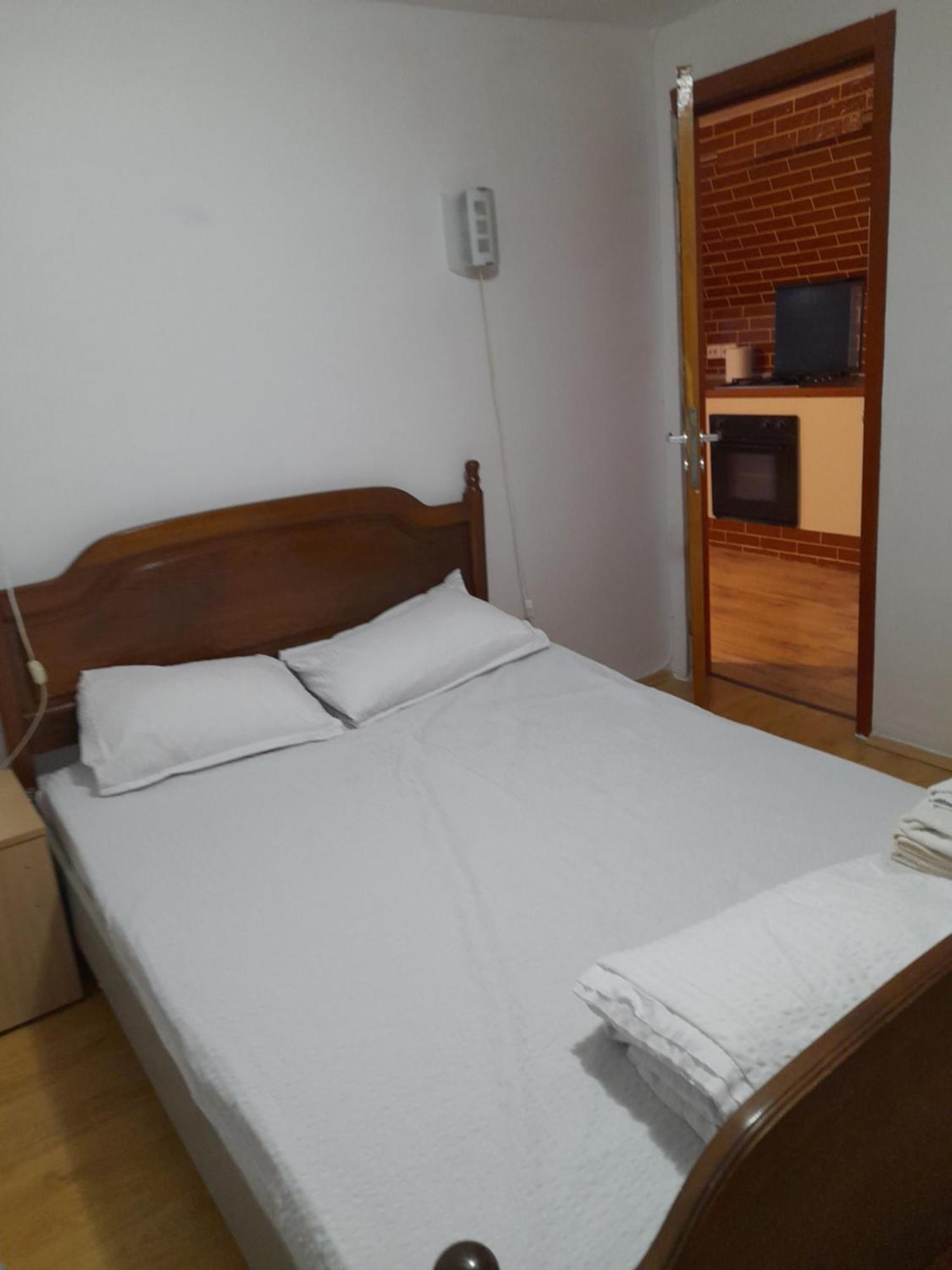 Garsoniera Sic Zona Terapia Zona Linistita La Casa Cu Parcare Apartment Cluj-Napoca Exterior foto